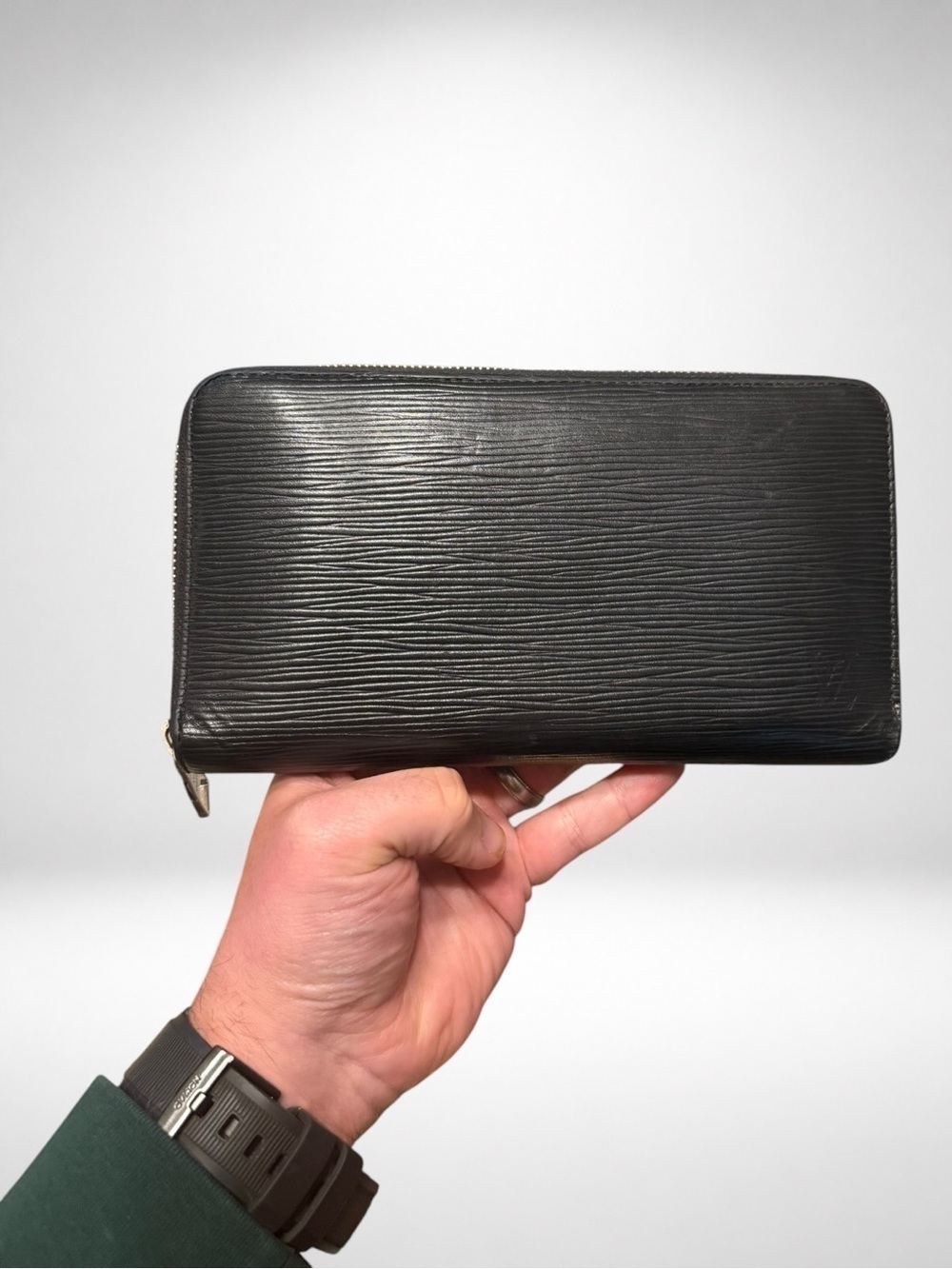 Louis Vuitton Authentic Zippy Wallet Black Epi Leather Travel Organizer - Picture 3 of 16